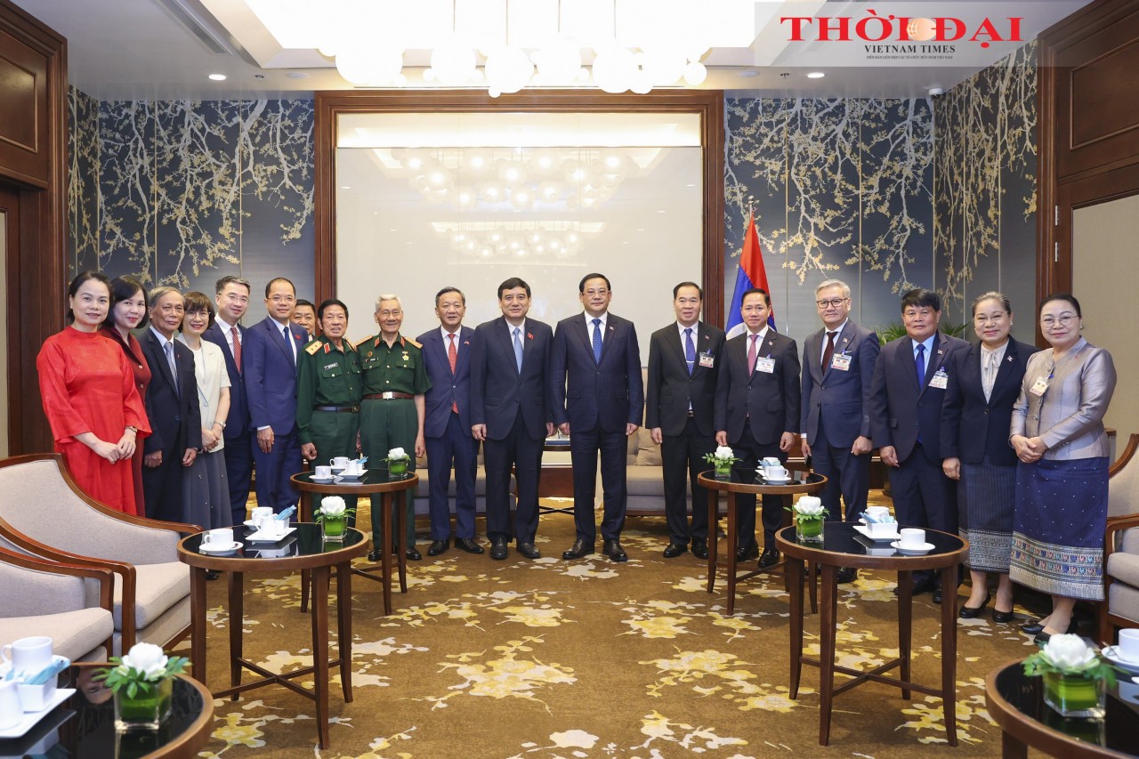 Prime Minister Sonexay Siphandone: Laos Gives Top Priority to Relations with Vietnam