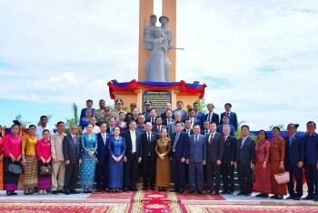 Khánh thành Đài Hữu nghị Việt Nam - Campuchia tại tỉnh Pursat