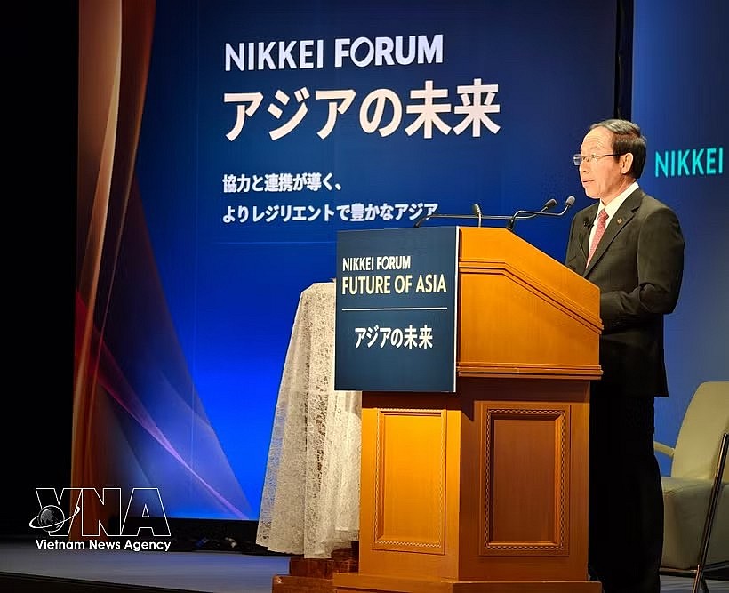 Vietnamese Deputy Prime Minister Le Tien Chau delivers a speech at the 31st Future of Asia Conference in Tokyo on June 11 (Photo: VNA)