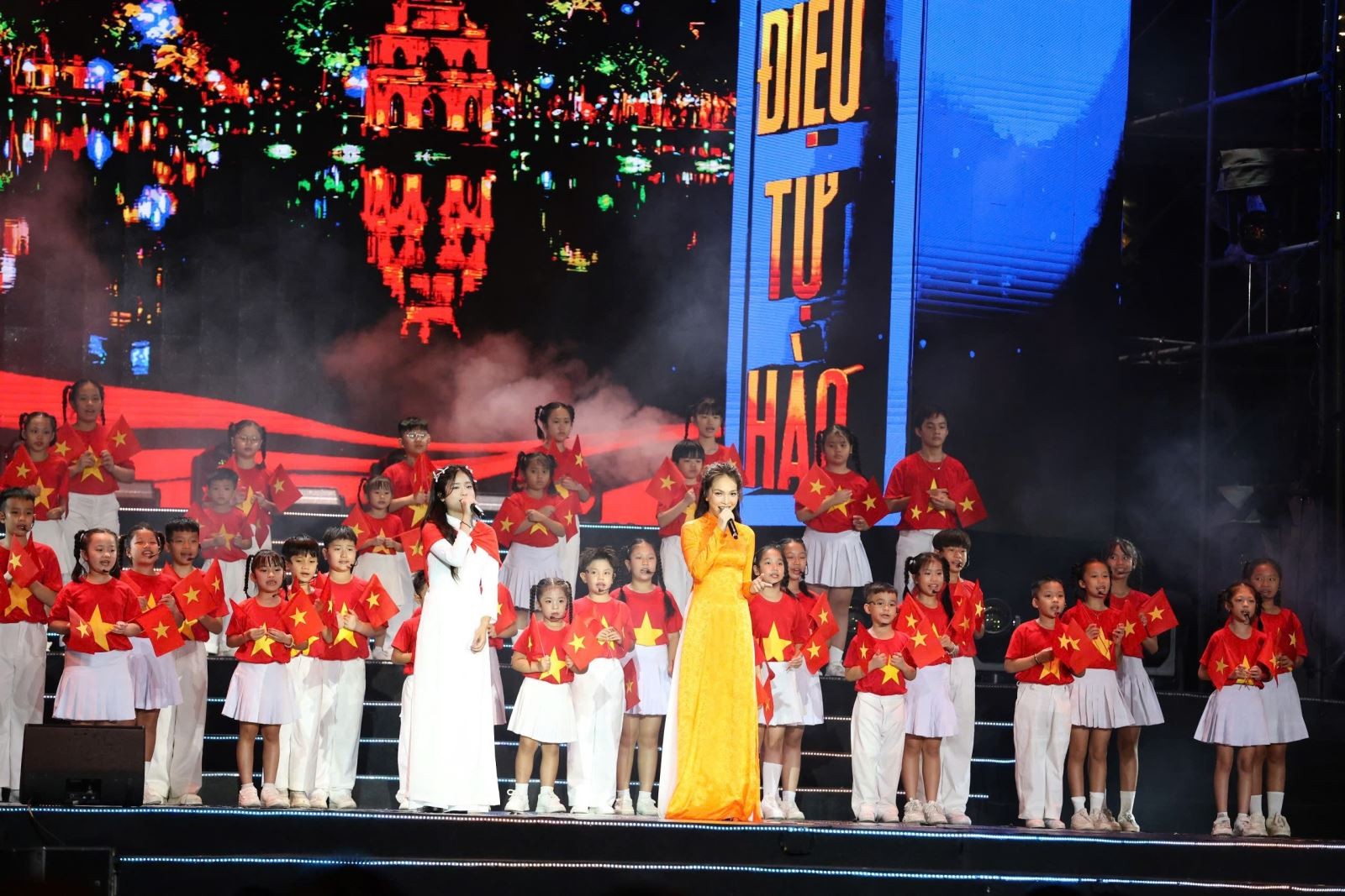 Khai mạc chuỗi sự kiện “Tổ quốc bình yên” tại TP Hồ Chí Minh Khai mạc chuỗi sự kiện “Tổ quốc bình yên” tại TP Hồ Chí Minh