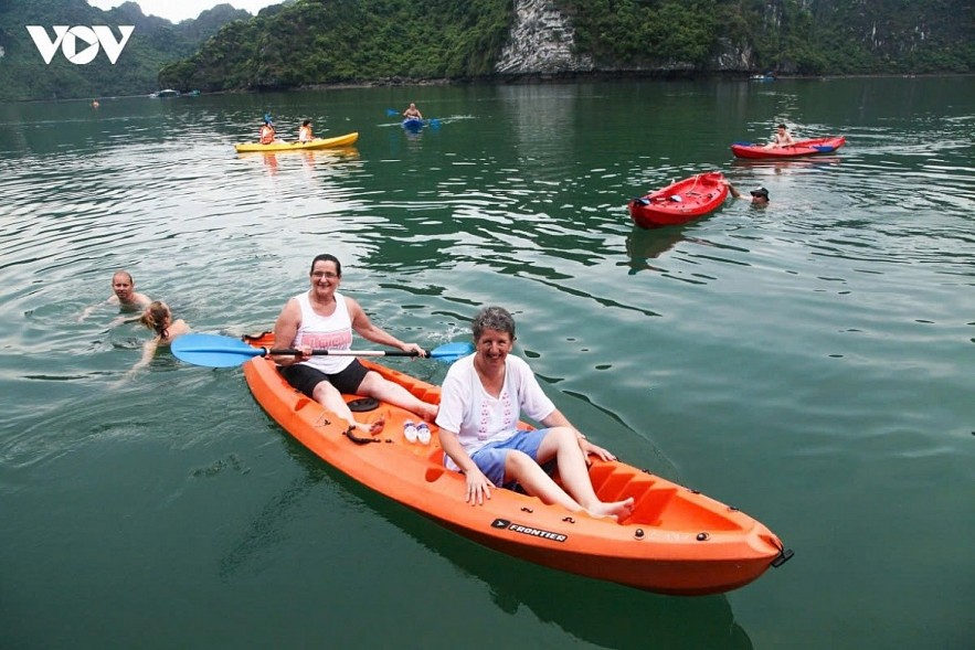 Australian visitors enjoying discovering Vietnam's scenic spots.