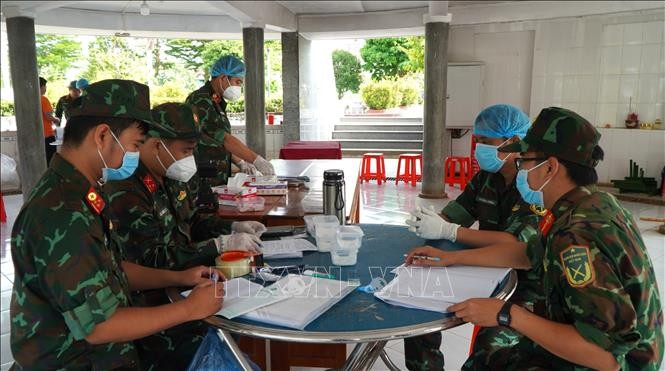 Lực lượng chức năng tỉnh Đồng Tháp ghi chép thông tin, phục vụ số hóa thông tin về phần mộ, mẫu hài cốt liệt sĩ. Lực lượng chức năng tỉnh Đồng Tháp ghi chép thông tin, phục vụ số hóa thông tin về phần mộ, mẫu hài cốt liệt sĩ.