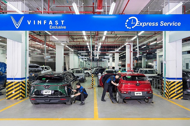 Chủ xe VinFast: “Đi đâu cũng yên tâm vì xưởng dịch vụ có mặt khắp nơi” Chủ xe VinFast: “Đi đâu cũng yên tâm vì xưởng dịch vụ có mặt khắp nơi”