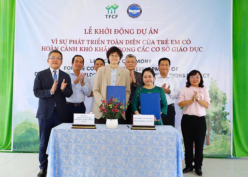 Dấu ấn 35 năm - Cầu nối hữu nghị, hợp tác và phát triển. Dấu ấn 35 năm - Cầu nối hữu nghị, hợp tác và phát triển.