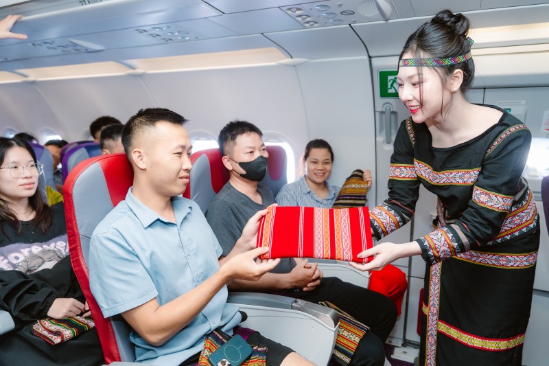 Mỗi chuyến bay là một hành trình trải nghiệm văn hóa bản địa của hành khách