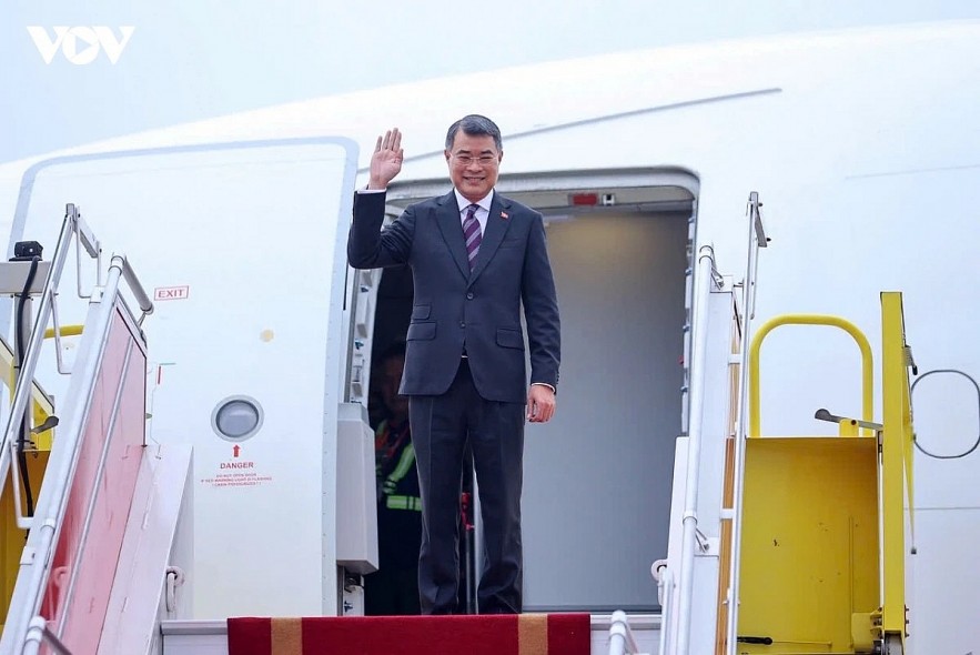 Vietnamese Prime Minister Le Minh Hung departs from Noi Bai International Airport on June 16 for Kazan, Russia, to attend the ASEAN-Russia Summit commemorating 35 years of relations and conduct bilateral activities. Vietnamese Prime Minister Le Minh Hung departs from Noi Bai International Airport on June 16 for Kazan, Russia, to attend the ASEAN-Russia Summit commemorating 35 years of relations and conduct bilateral activities.