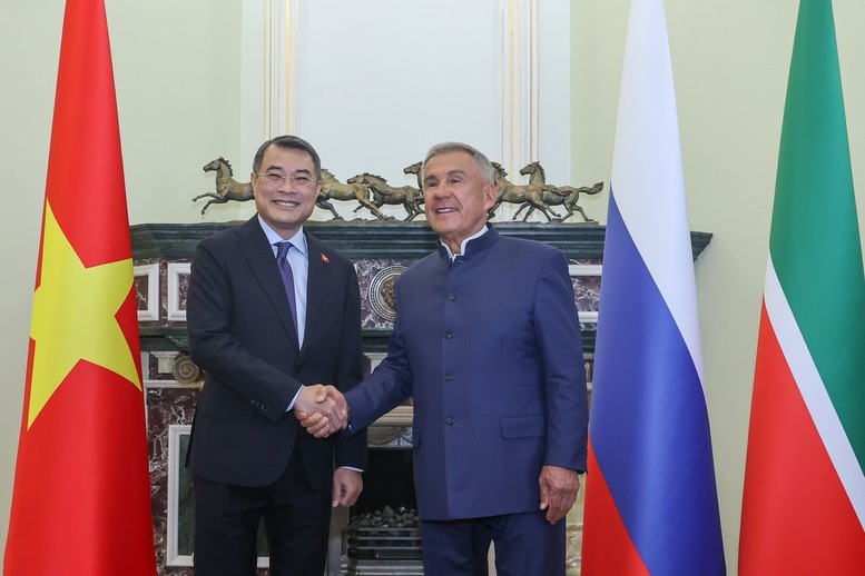Thủ tướng Lê Minh Hưng gặp Người đứng đầu Cộng hòa Tatarstan (Liên bang Nga) Thủ tướng Lê Minh Hưng gặp Người đứng đầu Cộng hòa Tatarstan (Liên bang Nga)