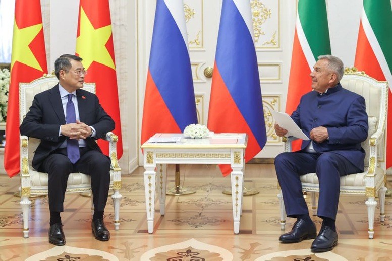 Thủ tướng Lê Minh Hưng gặp Người đứng đầu Cộng hòa Tatarstan (Liên bang Nga) Thủ tướng Lê Minh Hưng gặp Người đứng đầu Cộng hòa Tatarstan (Liên bang Nga)