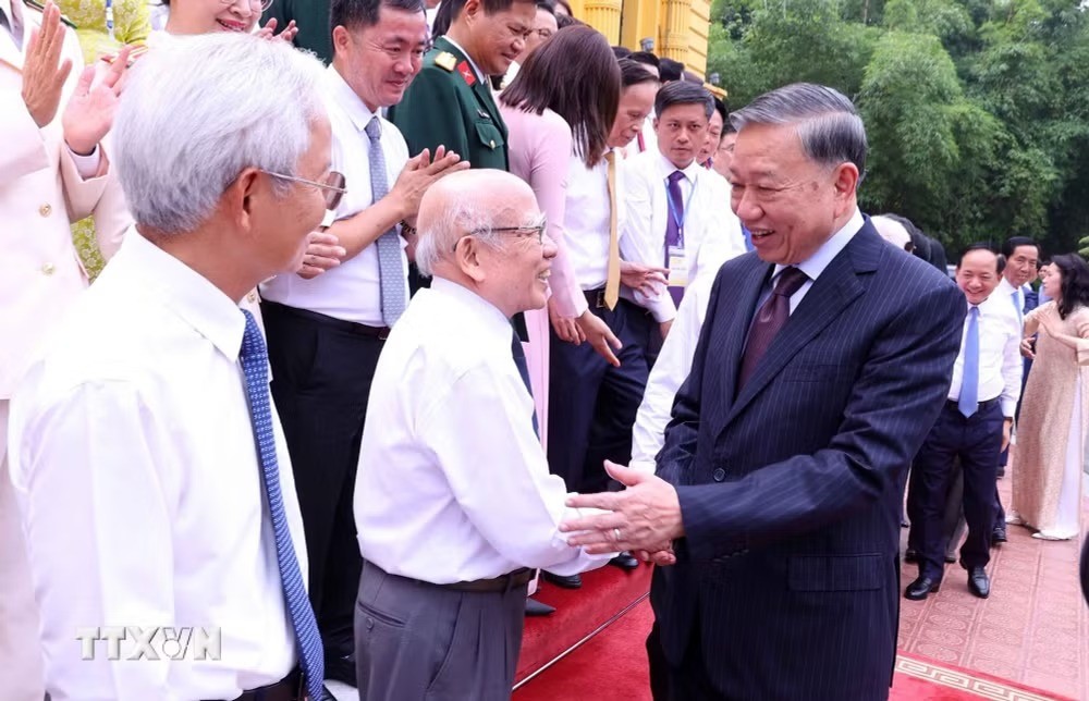 Tổng Bí thư, Chủ tịch nước Tô Lâm: Báo chí phải bám sát thực tiễn, tôn trọng sự thật, lấy lợi ích của nhân dân làm điểm xuất phát Tổng Bí thư, Chủ tịch nước Tô Lâm: Báo chí phải bám sát thực tiễn, tôn trọng sự thật, lấy lợi ích của nhân dân làm điểm xuất phát