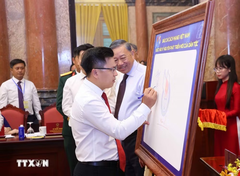 Tổng Bí thư, Chủ tịch nước Tô Lâm: Báo chí phải bám sát thực tiễn, tôn trọng sự thật, lấy lợi ích của nhân dân làm điểm xuất phát Tổng Bí thư, Chủ tịch nước Tô Lâm: Báo chí phải bám sát thực tiễn, tôn trọng sự thật, lấy lợi ích của nhân dân làm điểm xuất phát