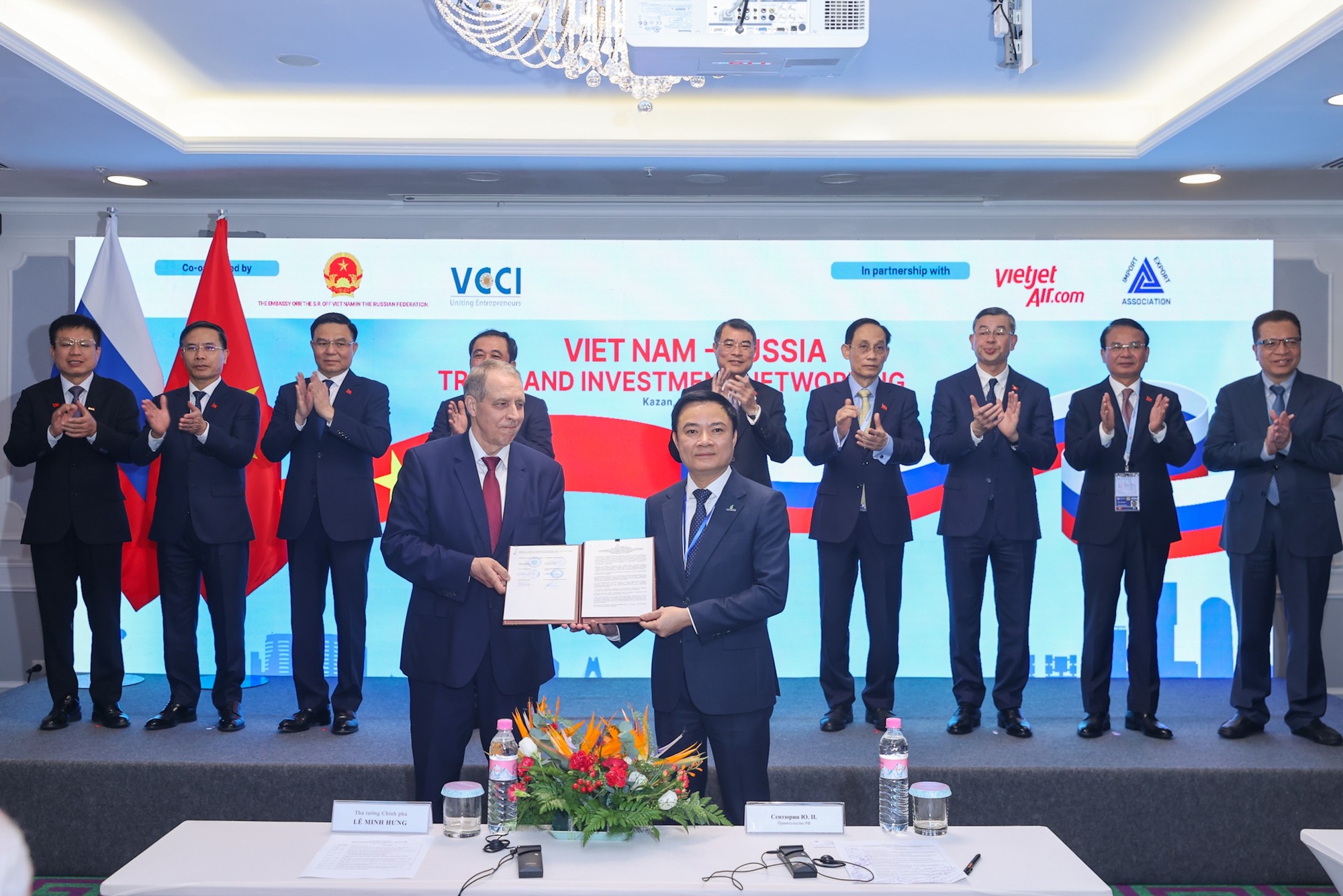 Thủ tướng Lê Minh Hưng chứng kiến công bố 3 đường bay mới tới Nga Thủ tướng Lê Minh Hưng chứng kiến công bố 3 đường bay mới tới Nga