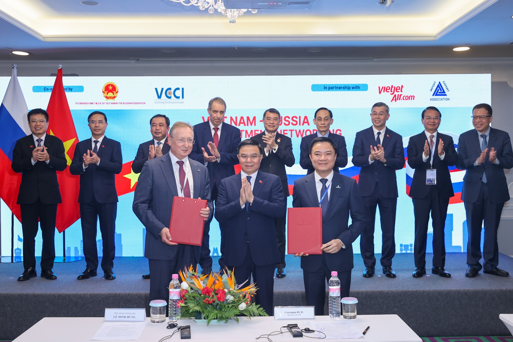 Thủ tướng Lê Minh Hưng chứng kiến công bố 3 đường bay mới tới Nga Thủ tướng Lê Minh Hưng chứng kiến công bố 3 đường bay mới tới Nga