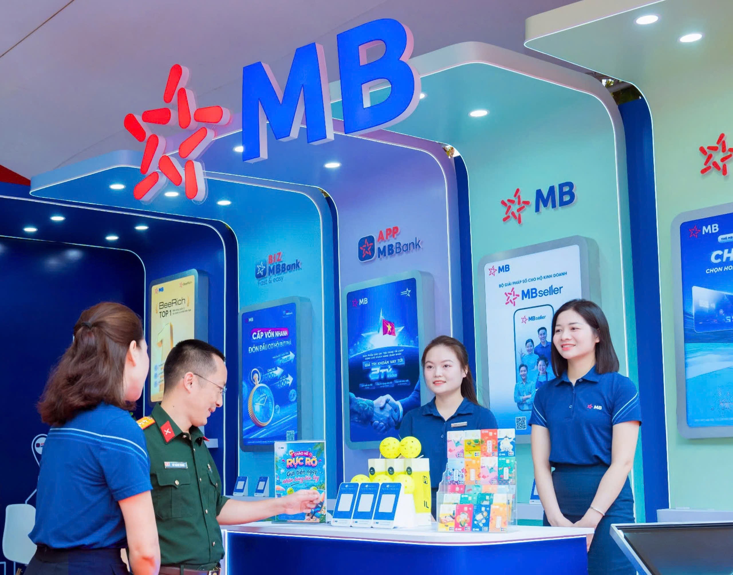 MB đồng hành cùng doanh nghiệp quân đội thúc đẩy chuyển đổi số và phát triển bền vững MB đồng hành cùng doanh nghiệp quân đội thúc đẩy chuyển đổi số và phát triển bền vững