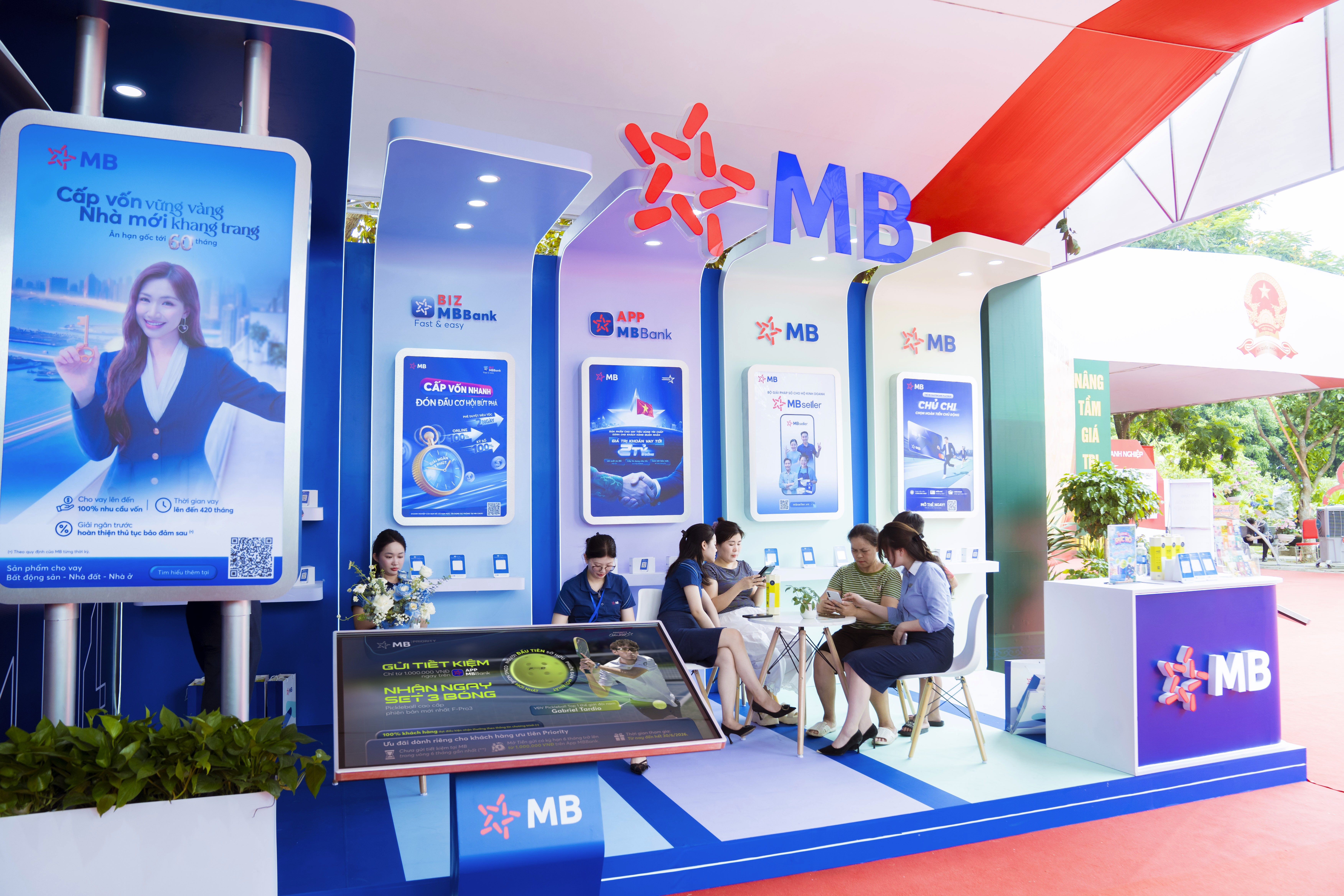 MB đồng hành cùng doanh nghiệp quân đội thúc đẩy chuyển đổi số và phát triển bền vững MB đồng hành cùng doanh nghiệp quân đội thúc đẩy chuyển đổi số và phát triển bền vững