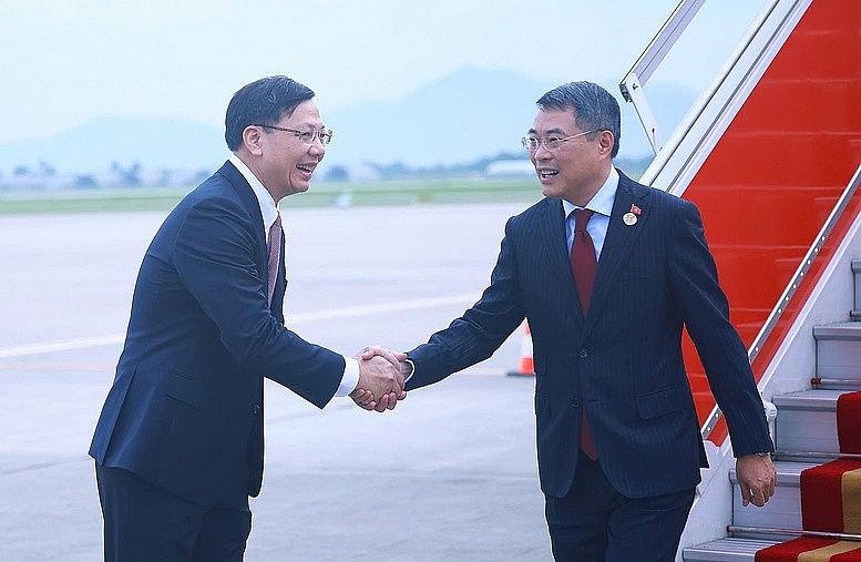 Thủ tướng Lê Minh Hưng về tới Hà Nội, kết thúc tốt đẹp chuyến công tác tại Nga