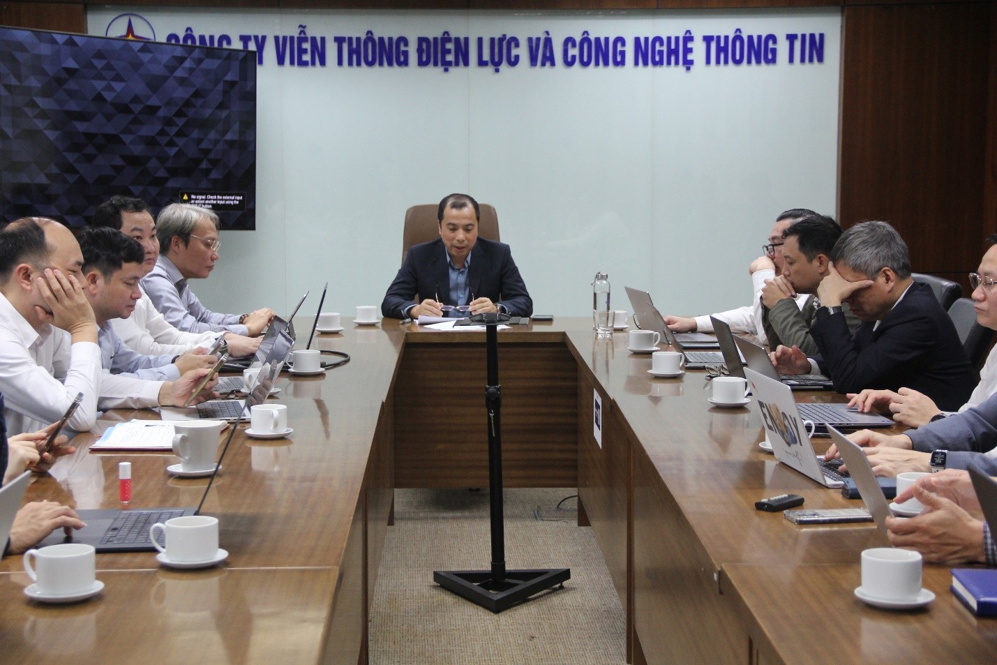 EVNICT đổi mới sáng tạo theo Nghị quyết 57-NQ/TW: Từ chủ trương đến hành động quyết liệt EVNICT đổi mới sáng tạo theo Nghị quyết 57-NQ/TW: Từ chủ trương đến hành động quyết liệt