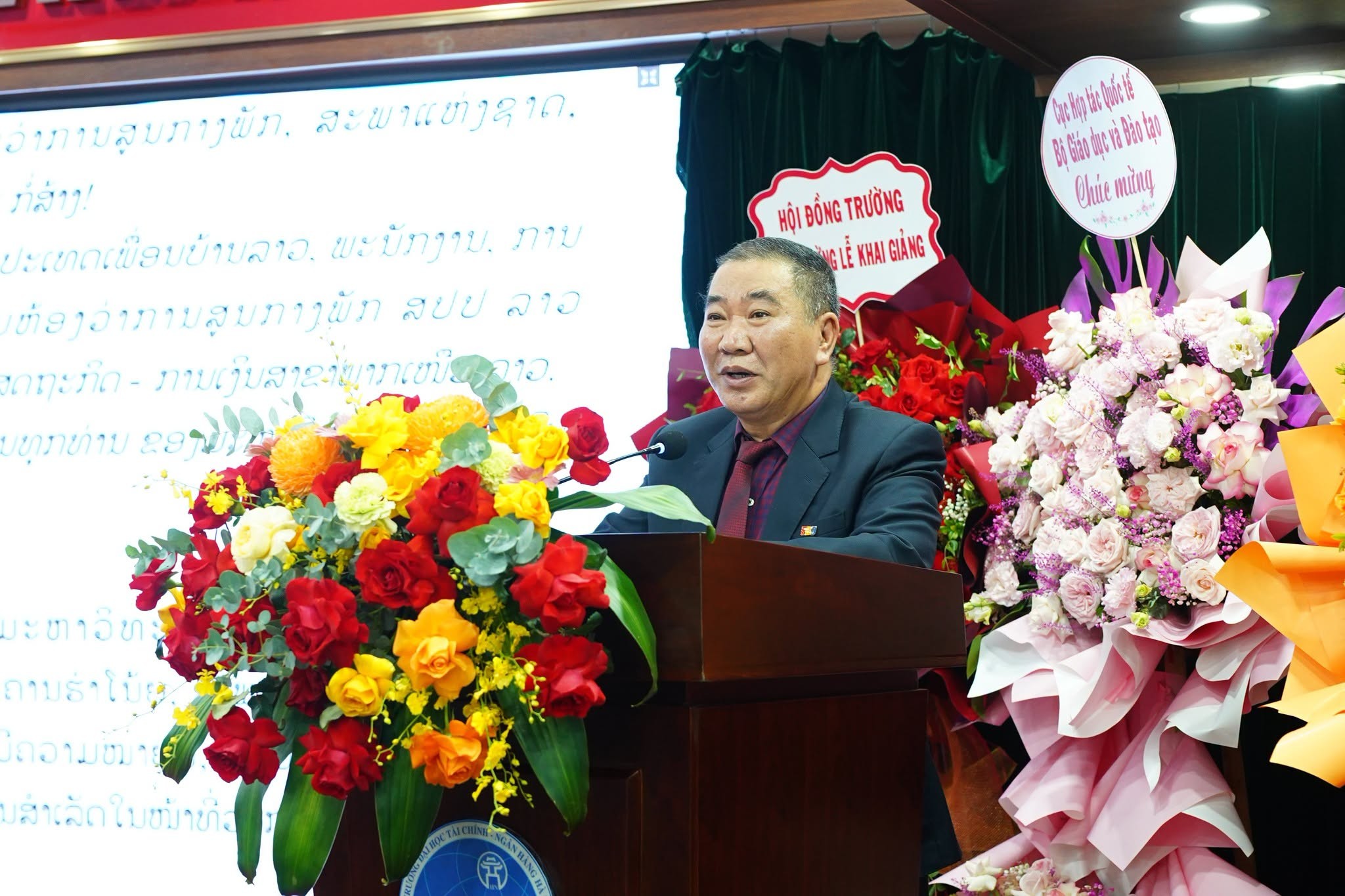 Bồi dưỡng kinh nghiệm quản trị doanh nghiệp nhà nước cho cán bộ Lào Bồi dưỡng kinh nghiệm quản trị doanh nghiệp nhà nước cho cán bộ Lào