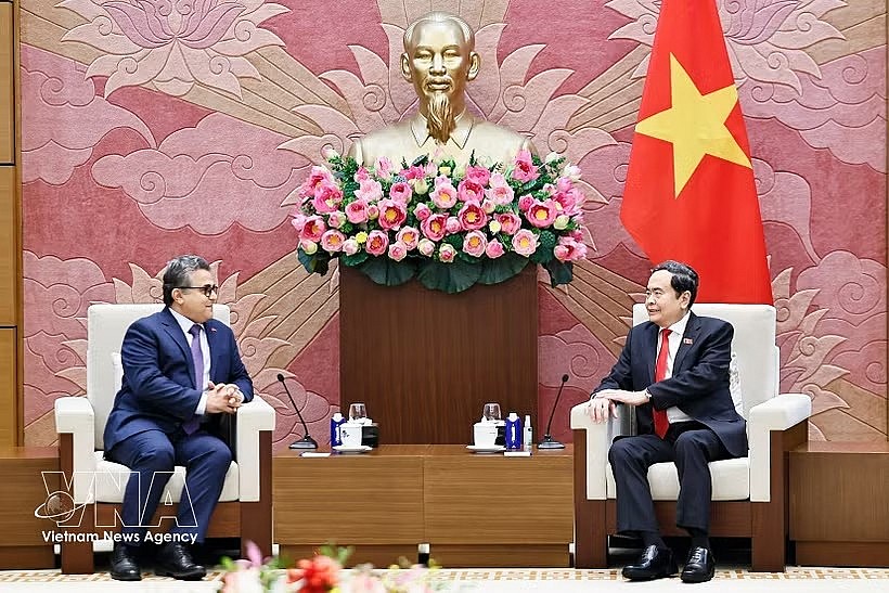 National Assembly Chairman Tran Thanh Man (R) receives Palestinian Ambassador to Vietnam Saadi Salama. (Photo: VNA) National Assembly Chairman Tran Thanh Man (R) receives Palestinian Ambassador to Vietnam Saadi Salama. (Photo: VNA)