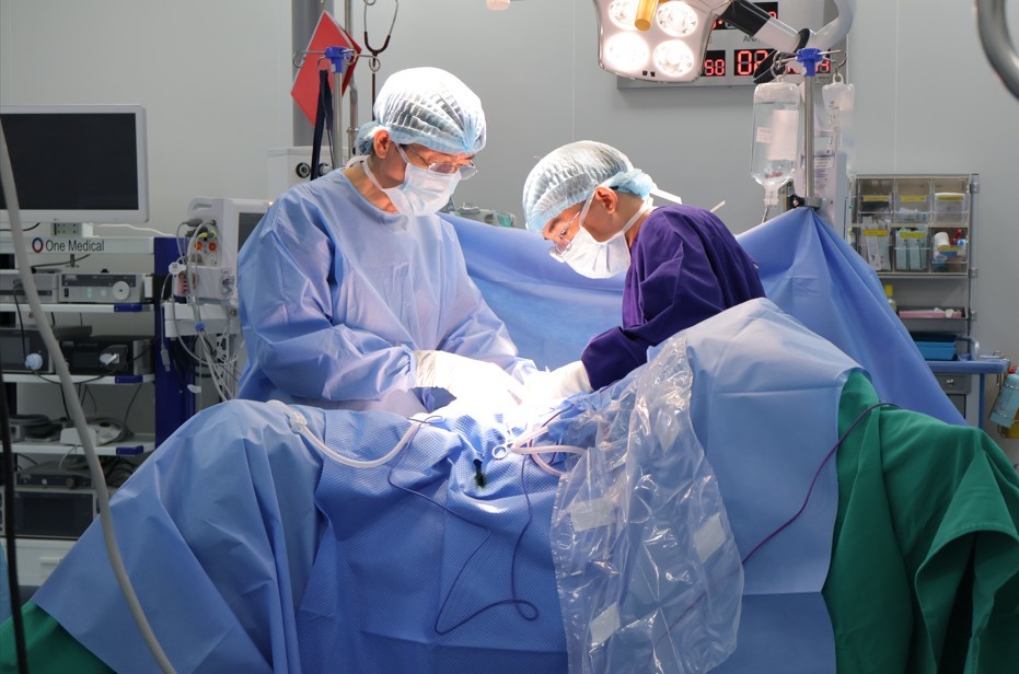 Bị ung thư xâm lấn bàng quang, người đàn ông 61 tuổi thoát cửa tử nhờ chiến lược điều trị khác thường