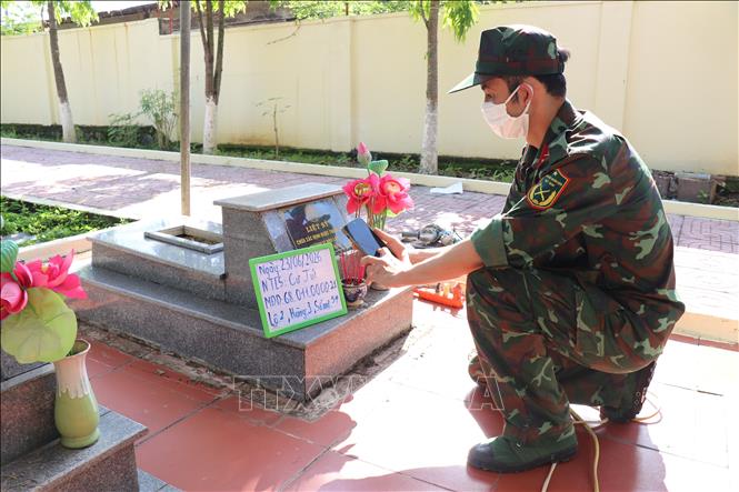 Chiến dịch 500 ngày đêm: Khẩn trương thực hiện số hóa thông tin liệt sĩ Chú thích ảnh
