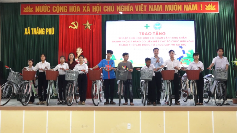 Đà Nẵng: SAP-VN trao tặng 100 xe đạp cho học sinh khó khăn tại xã Thăng Phú Đà Nẵng: SAP-VN trao tặng 100 xe đạp cho học sinh khó khăn tại xã Thăng Phú