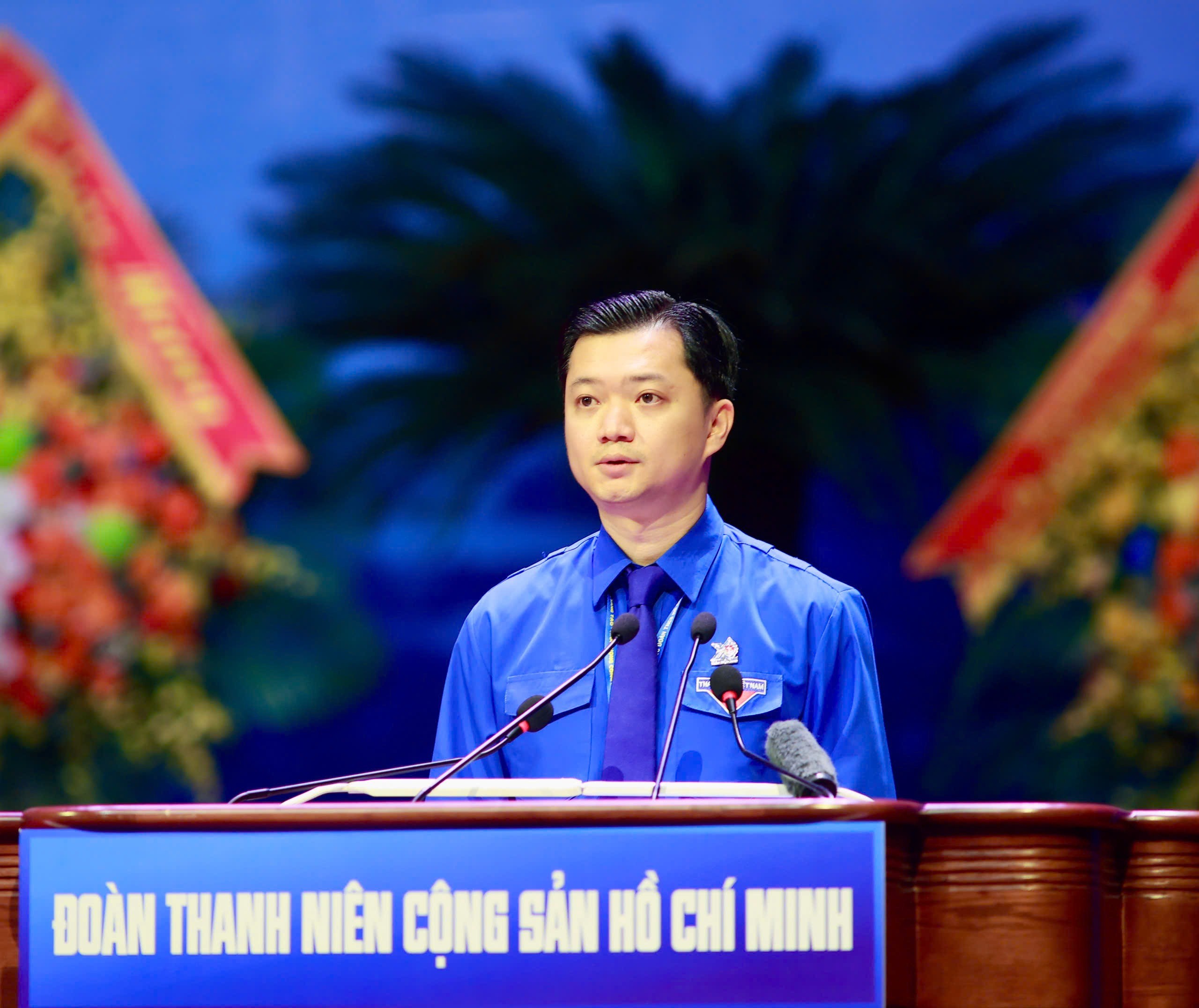 Ủy viên dự khuyết Trung ương Đảng, Bí thư thường trực Trung ương Đoàn, Chủ tịch Hội Sinh viên Việt Nam Nguyễn Minh Triết trình bày báo cáo chính trị. (Ảnh: doanthanhnien.vn) Ủy viên dự khuyết Trung ương Đảng, Bí thư thường trực Trung ương Đoàn, Chủ tịch Hội Sinh viên Việt Nam Nguyễn Minh Triết trình bày báo cáo chính trị. (Ảnh: doanthanhnien.vn)