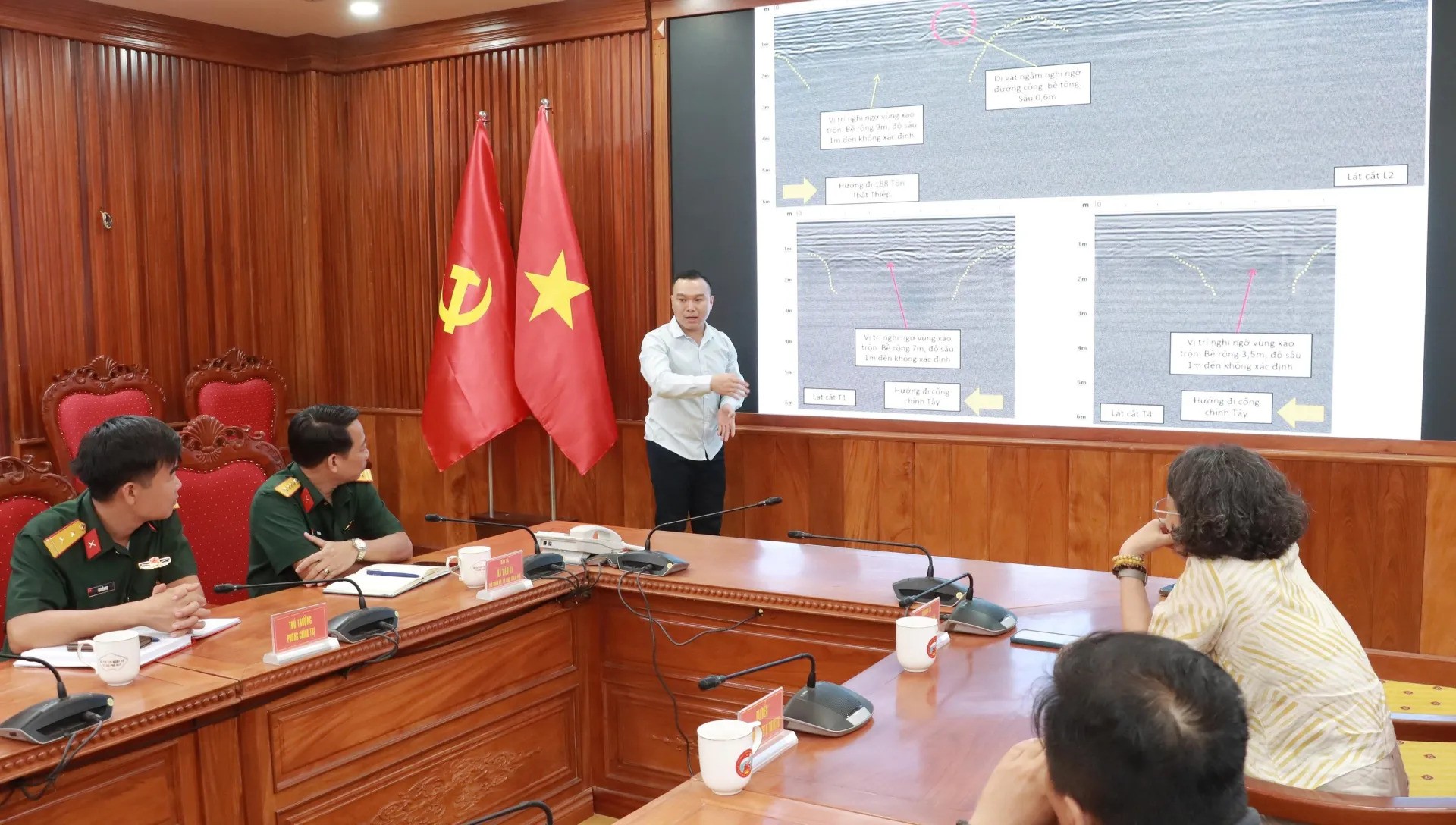 Ứng dụng radar xuyên đất, Huế khoanh vùng các vị trí nghi có mộ tập thể liệt sĩ Ứng dụng radar xuyên đất, Huế khoanh vùng các vị trí nghi có mộ tập thể liệt sĩ