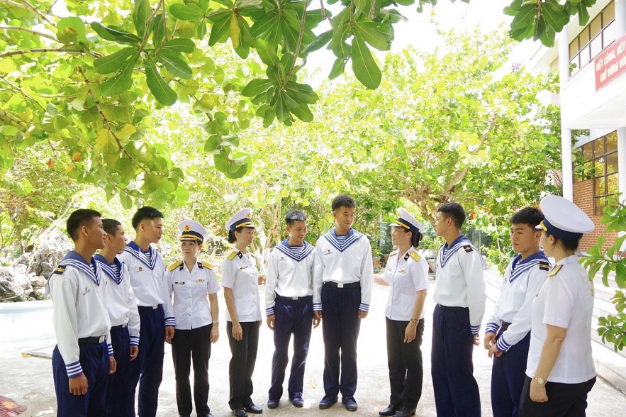 Dream of Soldiers on a Remote Island Dream of Soldiers on a Remote Island