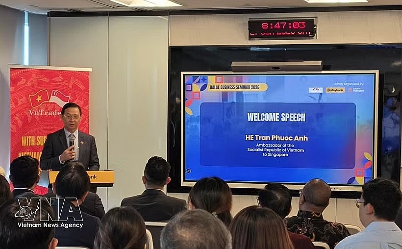 Vietnamese Ambassador to Singapore Tran Phuoc Anh speaks at the Halal Business Seminar 2026 in Singapore on June 27 (Photo: VNA)