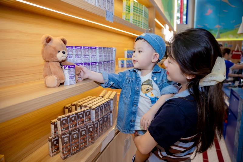(Ảnh 3A hoặc Ảnh 3B): Lấy cảm hứng từ các dưỡng chất được tìm thấy trong sữa mẹ, Vinamilk Optimum A2 Pro+ chiến thắng hạng mục Sữa tốt nhất dành cho trẻ em (Ảnh: VN). (Ảnh 3A hoặc Ảnh 3B): Lấy cảm hứng từ các dưỡng chất được tìm thấy trong sữa mẹ, Vinamilk Optimum A2 Pro+ chiến thắng hạng mục Sữa tốt nhất dành cho trẻ em (Ảnh: VN).