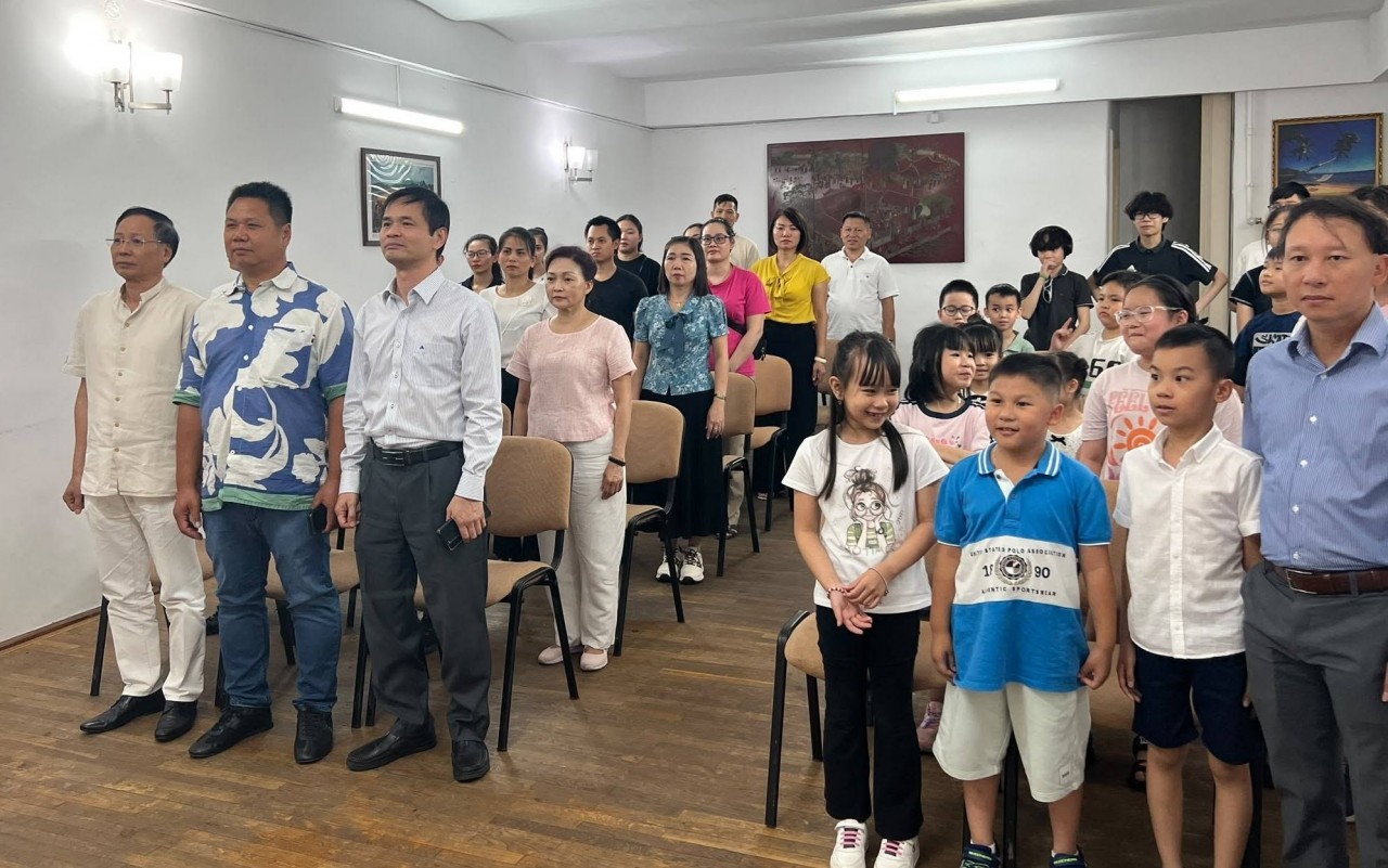 Children participate in the Vietnamese language class. (Photo: Embassy of Vietnam in Romania) Children participate in the Vietnamese language class. (Photo: Embassy of Vietnam in Romania)