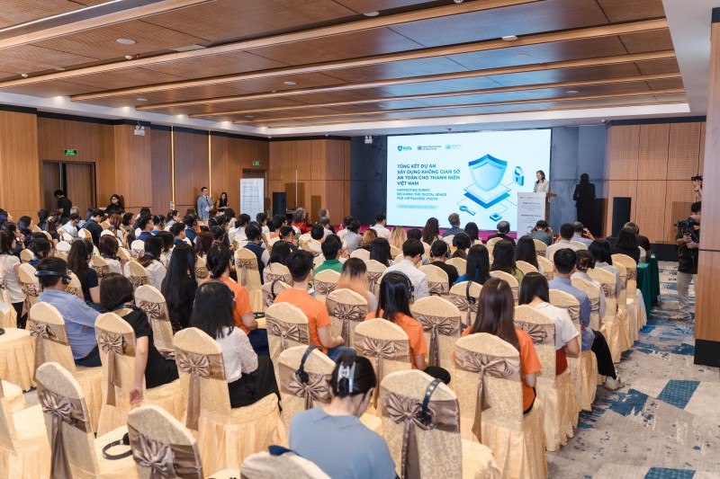 Ra mắt Cẩm nang an toàn số dành cho thanh niên Việt Nam Ra mắt Cẩm nang an toàn số dành cho thanh niên Việt Nam