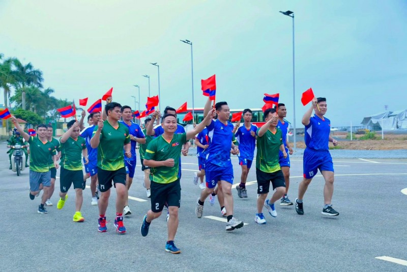 Vun đắp tình hữu nghị qua Chương trình Giao lưu sĩ quan trẻ biên giới Việt Nam - Lào Vun đắp tình hữu nghị qua Chương trình Giao lưu sĩ quan trẻ biên giới Việt Nam - Lào