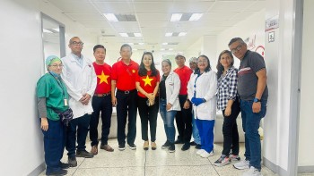 Những giọt máu hồng - ấm tình đoàn kết Việt Nam - Venezuela