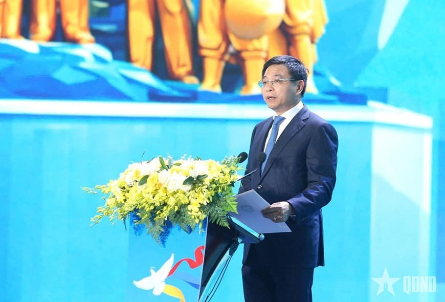 Phó thủ tướng Nguyễn Văn Thắng phát biểu tại lễ khai mạc. Phó thủ tướng Nguyễn Văn Thắng phát biểu tại lễ khai mạc.