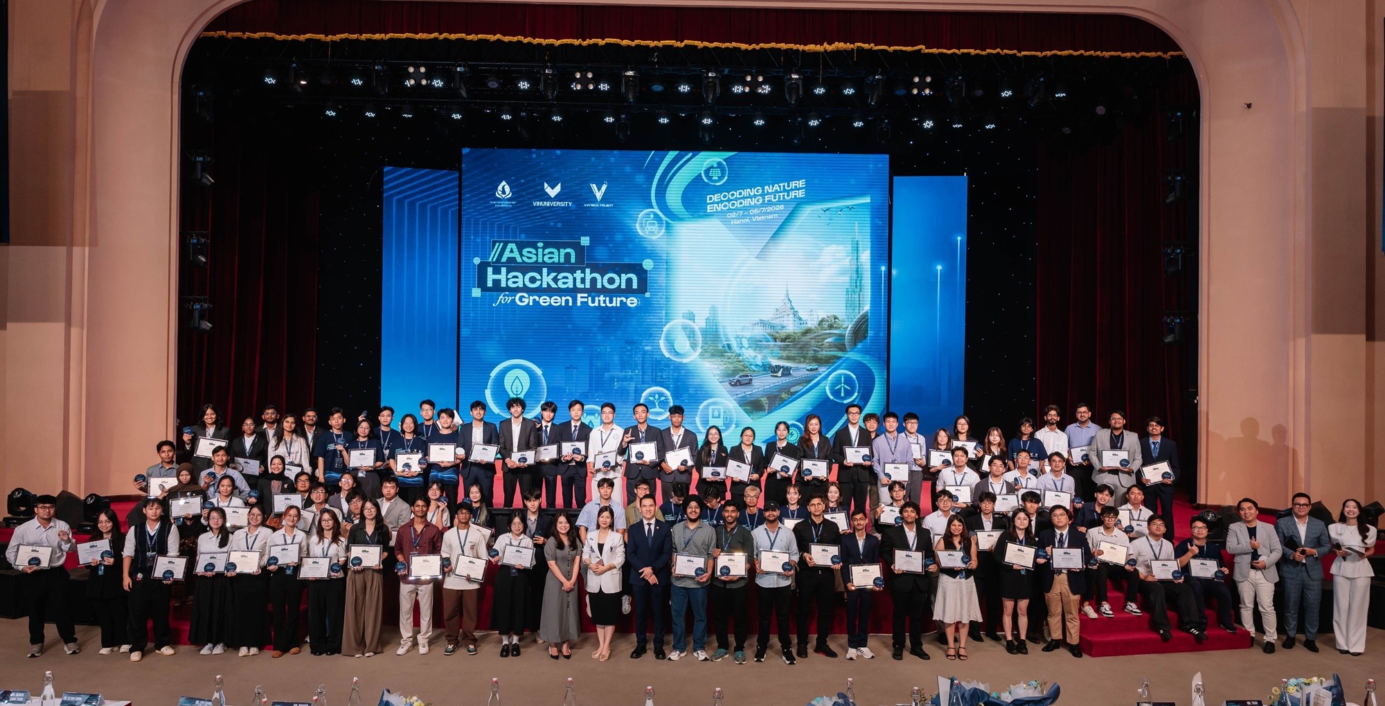 Gần 100 thí sinh thuộc 30 đội xuất sắc nhất mùa 1 cuộc thi Asian Hackathon for Green Future đã tập trung tại VinUni để cùng tranh tài. (Ảnh: BTC)