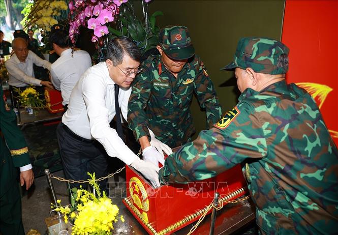 Thủ tướng Lê Minh Hưng: Tìm kiếm hài cốt các anh hùng, liệt sĩ bằng tấm lòng tri ân và tinh thần trách nhiệm cao nhất Chú thích ảnh