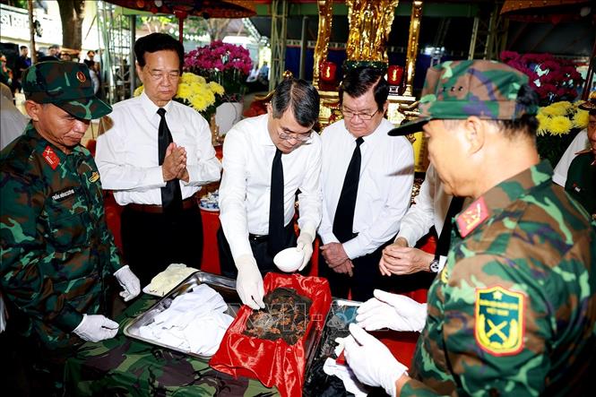 Thủ tướng Lê Minh Hưng: Tìm kiếm hài cốt các anh hùng, liệt sĩ bằng tấm lòng tri ân và tinh thần trách nhiệm cao nhất Chú thích ảnh