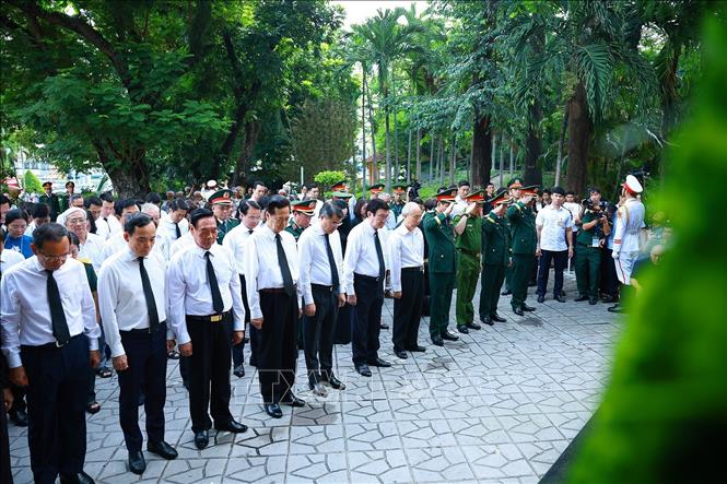 Thủ tướng Lê Minh Hưng: Tìm kiếm hài cốt các anh hùng, liệt sĩ bằng tấm lòng tri ân và tinh thần trách nhiệm cao nhất Chú thích ảnh