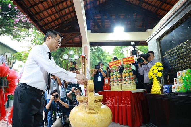 Thủ tướng Lê Minh Hưng: Tìm kiếm hài cốt các anh hùng, liệt sĩ bằng tấm lòng tri ân và tinh thần trách nhiệm cao nhất Chú thích ảnh
