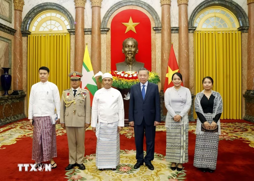 Tổng Bí thư, Chủ tịch nước Tô Lâm tiếp các Đại sứ trình Quốc thư