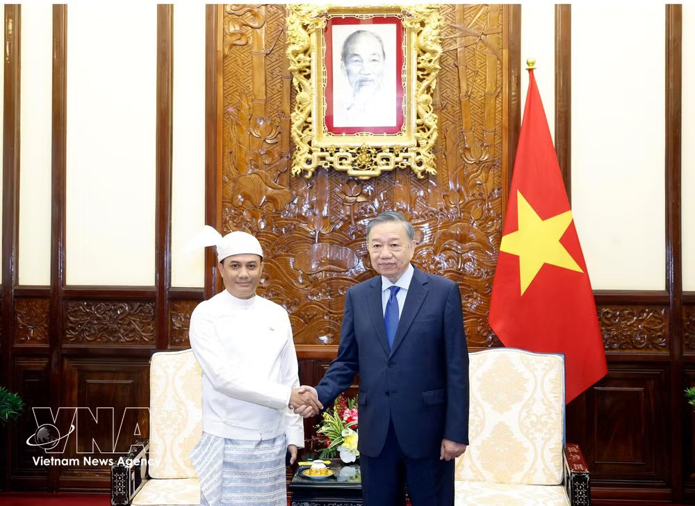Party General Secretary and State President To Lam welcomes Myanmar Ambassador Wai Linn in Hanoi on July 6. (Photo: VNA) Party General Secretary and State President To Lam welcomes Myanmar Ambassador Wai Linn in Hanoi on July 6. (Photo: VNA)