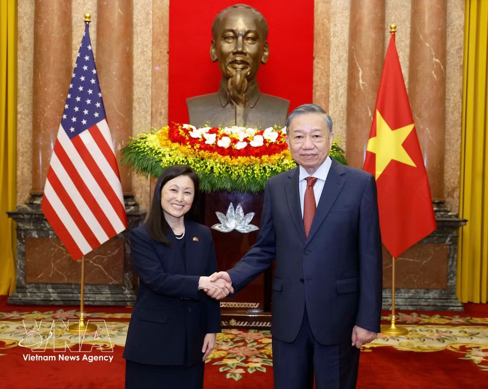 Party General Secretary and State President To Lam meets with US Ambassador Jennifer Wicks in Hanoi on July 6. (Photo: VNA) Party General Secretary and State President To Lam meets with US Ambassador Jennifer Wicks in Hanoi on July 6. (Photo: VNA)
