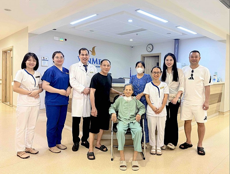 Vinmec Hạ Long giải cứu cụ bà 88 tuổi bị khối u giáp khổng lồ chèn ép đường thở suốt 18 năm