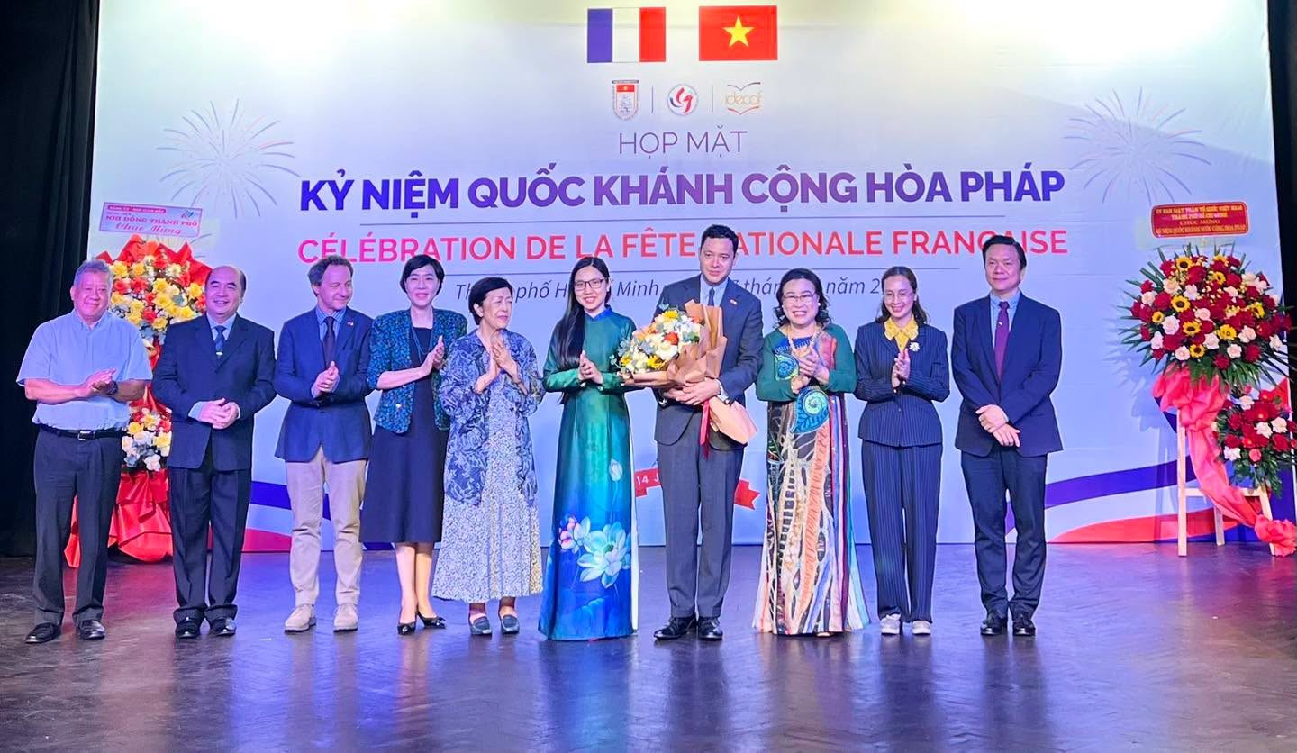 Kỷ niệm Quốc khánh Cộng hòa Pháp tại TP. Hồ Chí Minh Kỷ niệm Quốc khánh Cộng hòa Pháp tại TP. Hồ Chí Minh