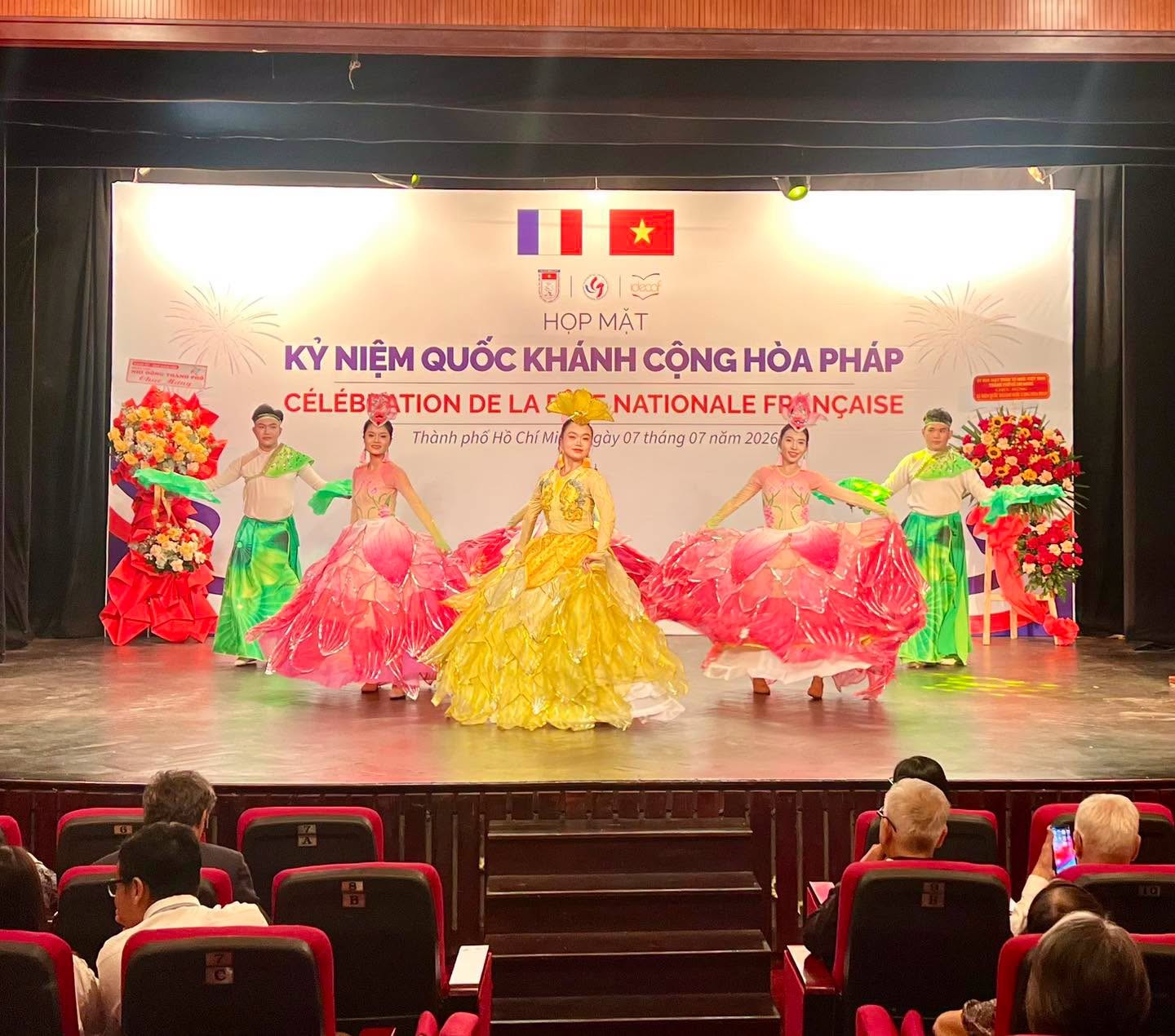 Kỷ niệm Quốc khánh Cộng hòa Pháp tại TP. Hồ Chí Minh Kỷ niệm Quốc khánh Cộng hòa Pháp tại TP. Hồ Chí Minh