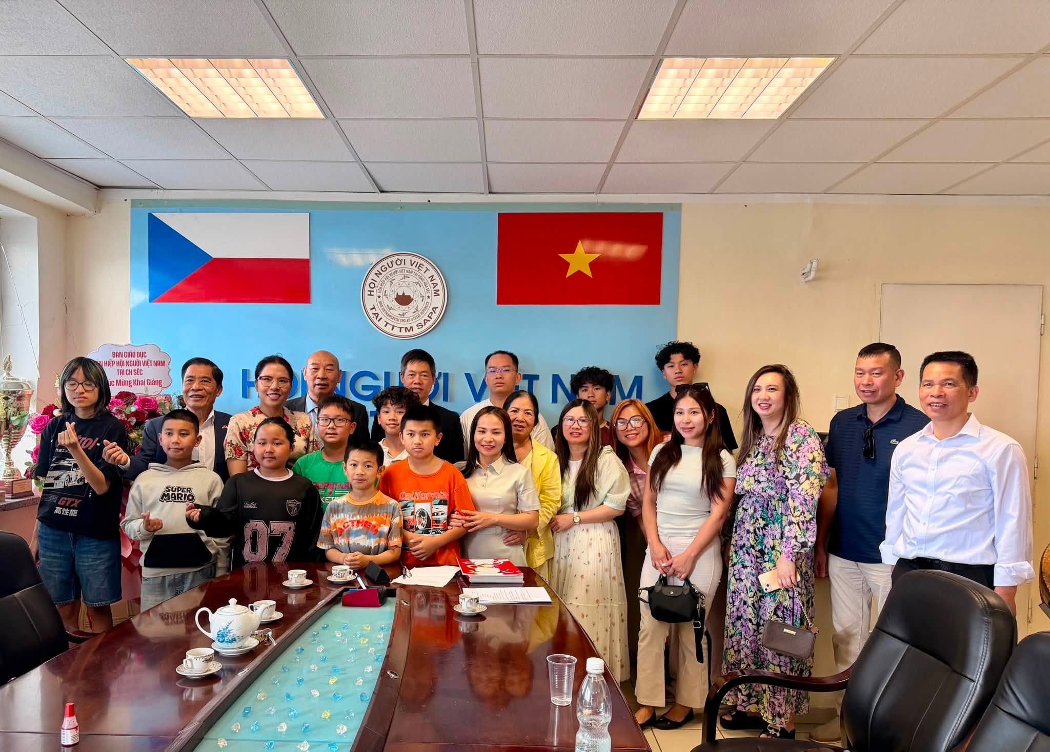 Khai giảng Lớp học tiếng Việt hè 2026 tại CH Séc Khai giảng Lớp học tiếng Việt hè 2026 tại CH Séc