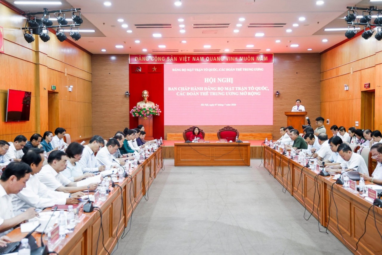 Party Committee of the Viet Nam Fatherland Front and Central Mass Organizations: Accelerate Organizational Streamlining and Digital Transformation in Second Half of Year Party Committee of the Viet Nam Fatherland Front and Central Mass Organizations: Accelerate Organizational Streamlining and Digital Transformation in Second Half of Year