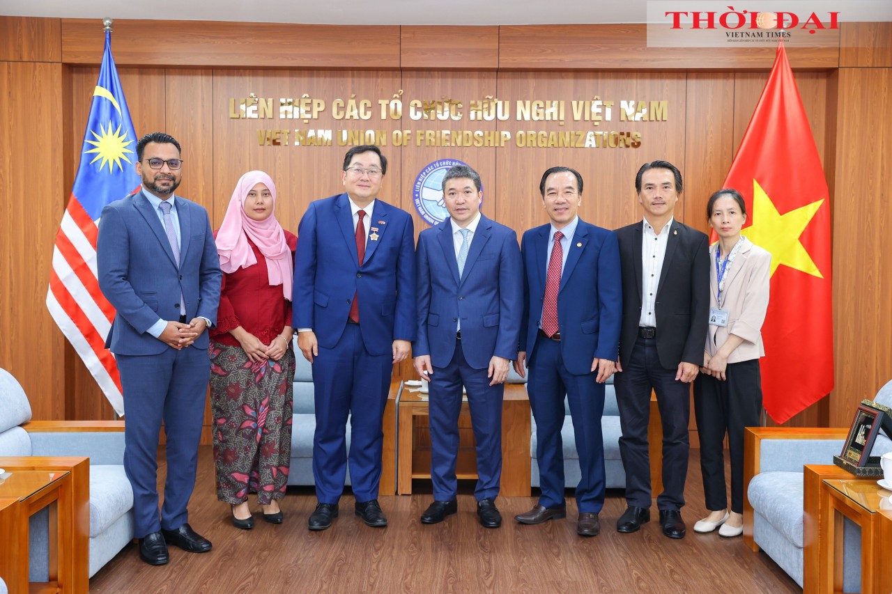 Malaysian Ambassador Dato' Tan Yang Thai - 