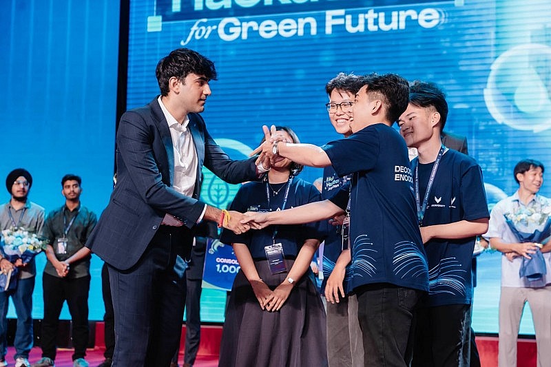 Hành trình chinh phục ngôi Quán quân của Asian Hackathon for Green Future 2026 Hành trình chinh phục ngôi Quán quân của Asian Hackathon for Green Future 2026